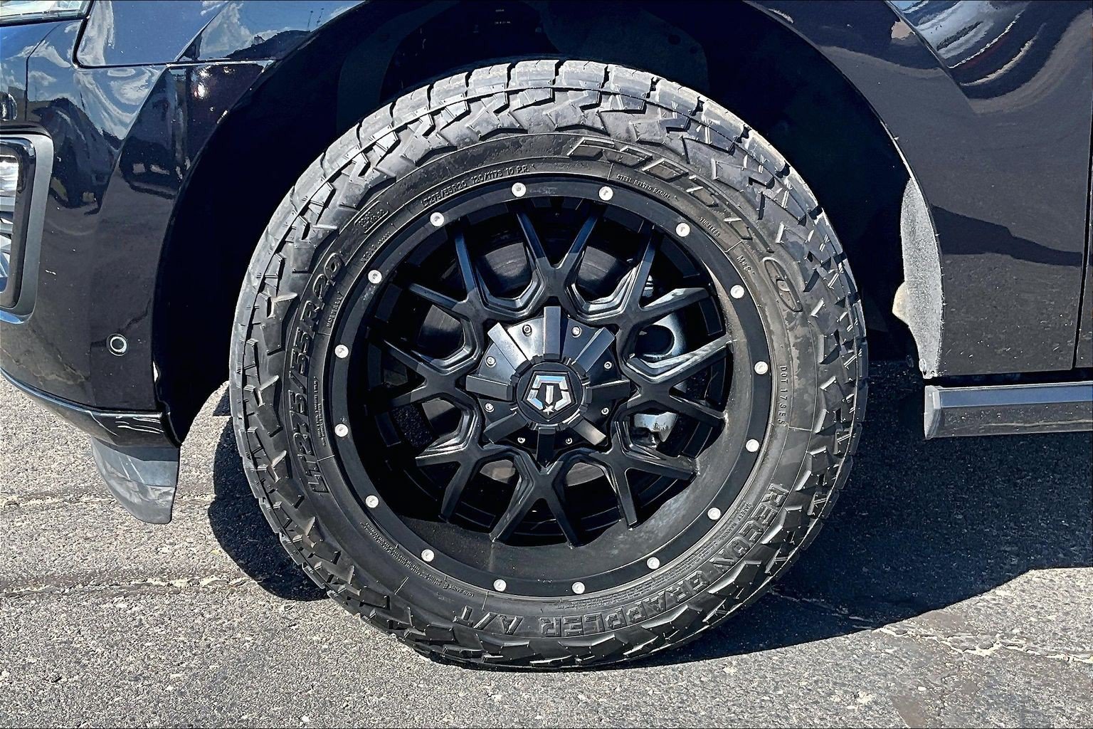 Used 2020 Ford Expedition Limited w/ Equipment Group 303A RWD image 8
