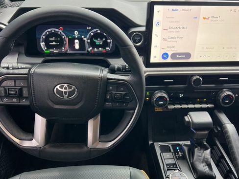 Used 2025 Toyota 4Runner Trailhunter image 11