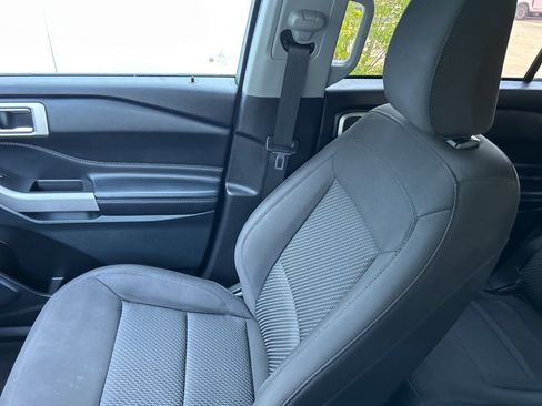 Used 2023 Ford Explorer XLT RWD image 26