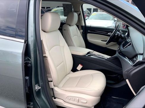 Used 2022 Buick Enclave Premium w/ Surround and Sites Package AWD/4WD image 6