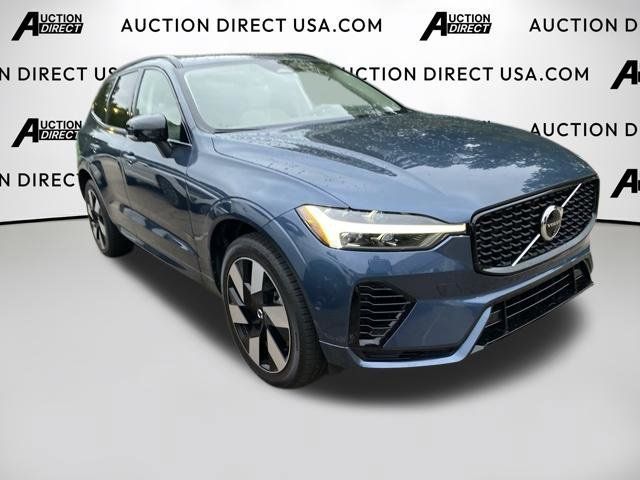 Used 2024 Volvo XC60 T8 Plus w/ Protection Package Premier AWD/4WD image 6
