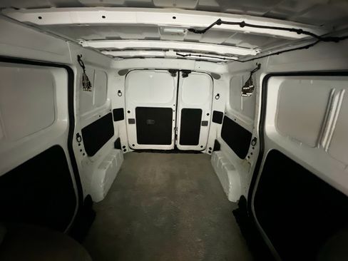 Used 2021 Nissan NV200 S FWD image 33