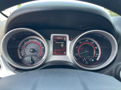 Used 2019 Dodge Journey SE FWD image 17