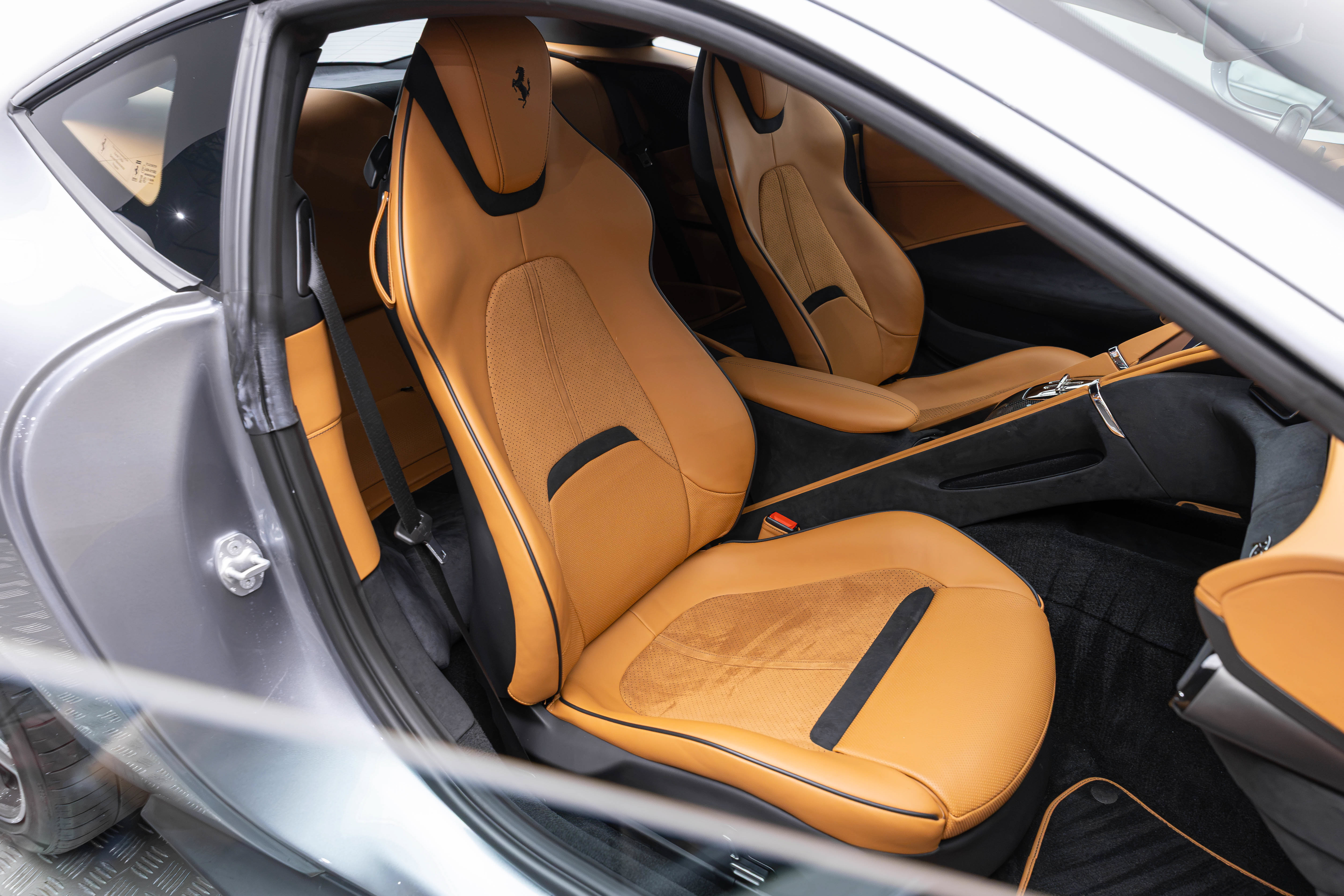 Used 2022 Ferrari Roma RWD image 48