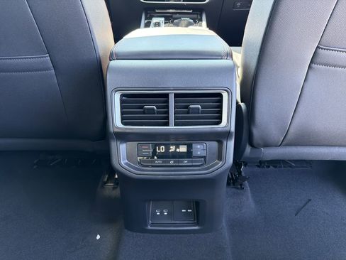 New 2026 Volkswagen Atlas Peak Edition AWD/4WD image 25