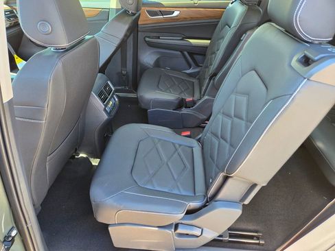 New 2026 Volkswagen Atlas SE FWD image 7