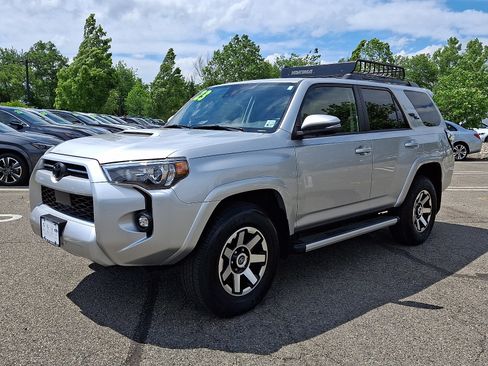 Used 2023 Toyota 4Runner TRD Off-Road Premium w/ Moonroof Package AWD/4WD image 3