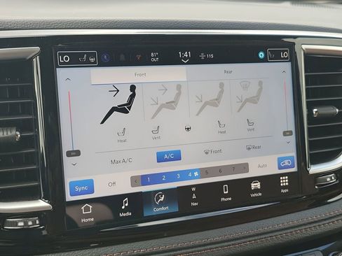 New 2026 Chrysler Pacifica Pinnacle image 34