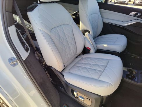 New 2026 BMW X7 xDrive40i w/ Executive Package AWD/4WD image 13