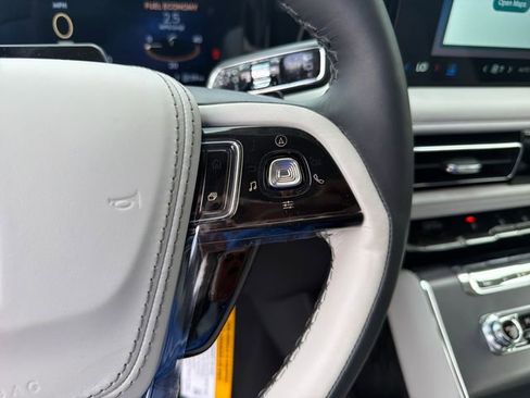 New 2026 Lincoln Aviator AWD image 29
