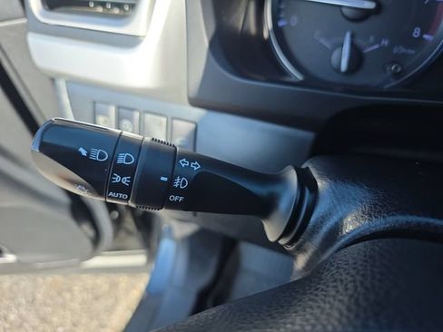 Used 2018 Toyota Highlander XLE FWD image 21