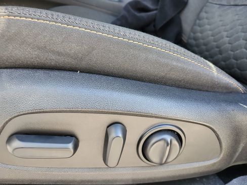 Used 2018 Chevrolet Equinox LT image 13