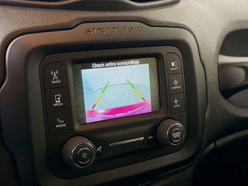 Used 2017 Jeep Renegade Latitude image 14