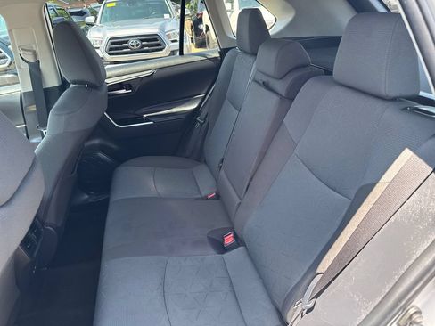 Used 2025 Toyota RAV4 XLE AWD/4WD image 36