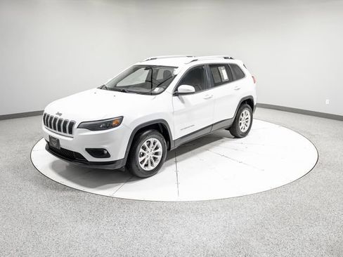Used 2019 Jeep Cherokee Latitude w/ Popular Appearance Group AWD/4WD image 32