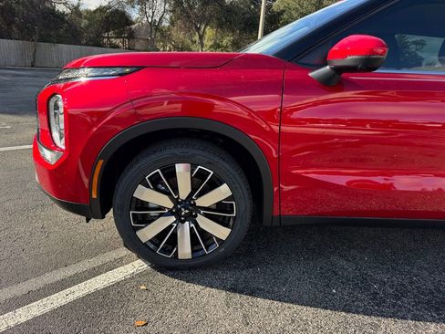 New 2026 Mitsubishi Outlander SE FWD image 12