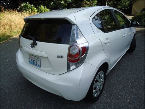 Used 2014 Toyota Prius C Two image 6