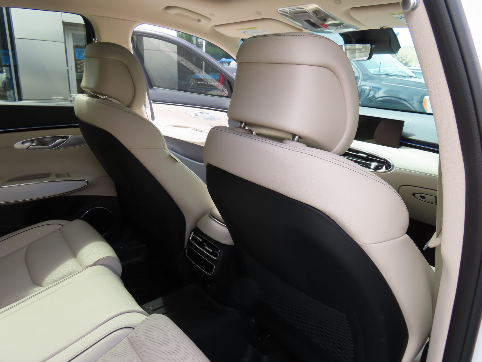 Used 2026 Genesis GV70 2.5T Advanced AWD/4WD image 37