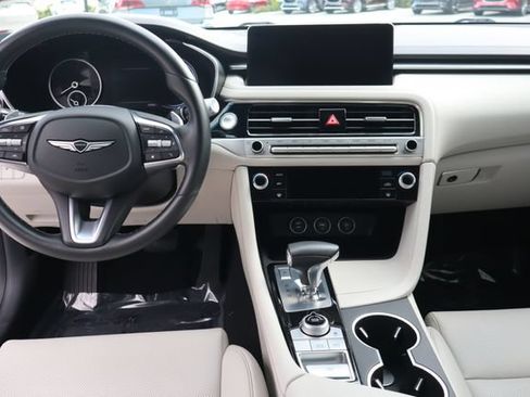 Used 2025 Genesis G70 2.5T RWD image 30