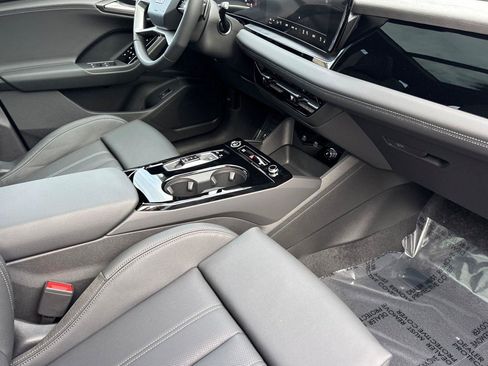 New 2025 Audi Q6 e-tron Premium Plus image 15