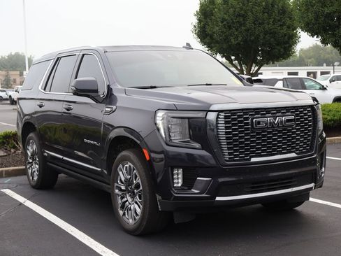 Used 2024 GMC Yukon Denali Ultimate w/ LPO, Floor Liner Package AWD/4WD image 3