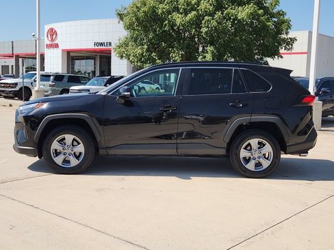 Certified 2022 Toyota RAV4 XLE FWD image 8