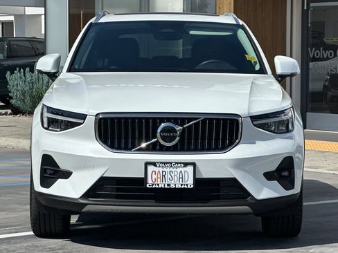 Certified 2025 Volvo XC40 B5 Plus image 9