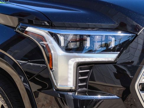 Used 2024 Toyota Sequoia Capstone AWD/4WD image 5