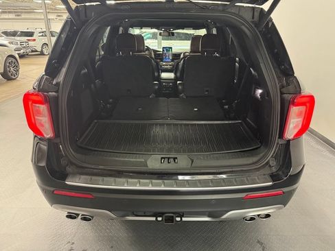 Used 2020 Ford Explorer Platinum w/ Premium Technology Package AWD/4WD image 17
