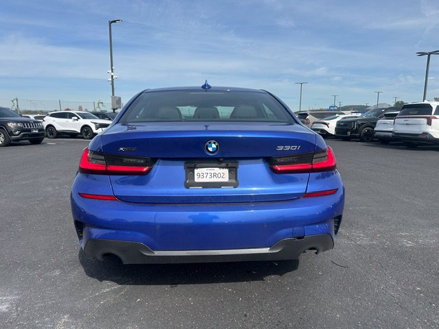 Used 2020 BMW 330i xDrive Sedan w/ M Sport Package AWD/4WD image 9