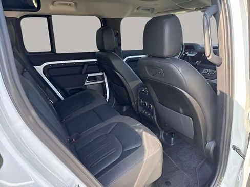 Used 2021 Land Rover Defender 110 SE image 15