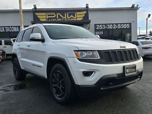 Used 2015 Jeep Grand Cherokee Laredo w/ Security & Convenience Group image 2