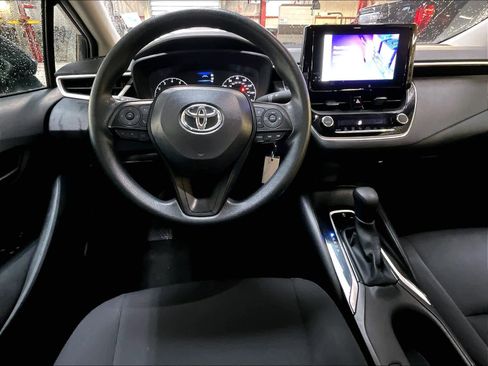 Used 2025 Toyota Corolla LE image 17