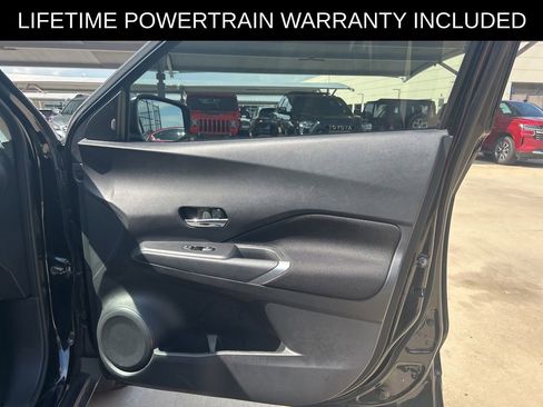 Used 2023 Nissan Kicks SV FWD image 11