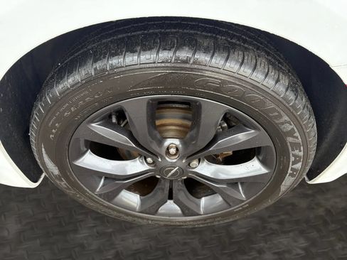 Used 2019 Chrysler Pacifica Limited w/ Advanced Safetytec Group FWD image 45