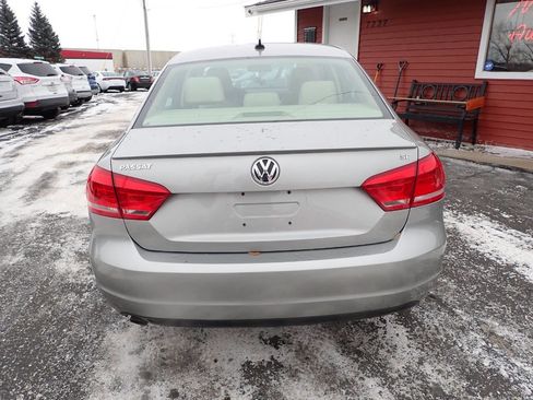 Used 2013 Volkswagen Passat 2.5 SE image 5