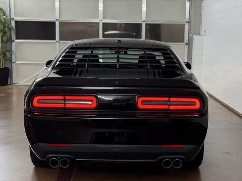 Used 2016 Dodge Challenger R/T RWD image 4