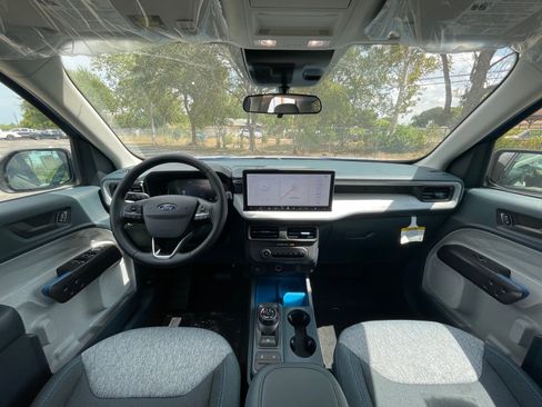 New 2025 Ford Maverick XLT w/ XLT Luxury Package AWD/4WD image 5