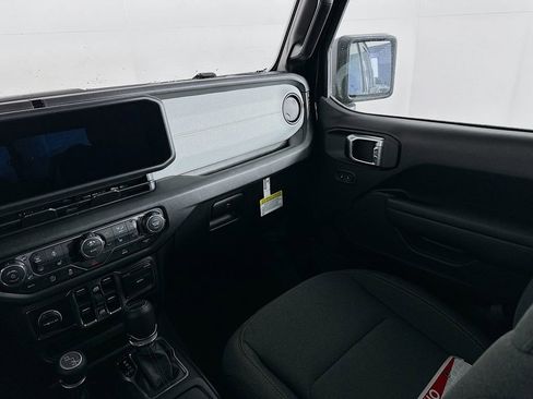 New 2026 Jeep Gladiator Sport image 30