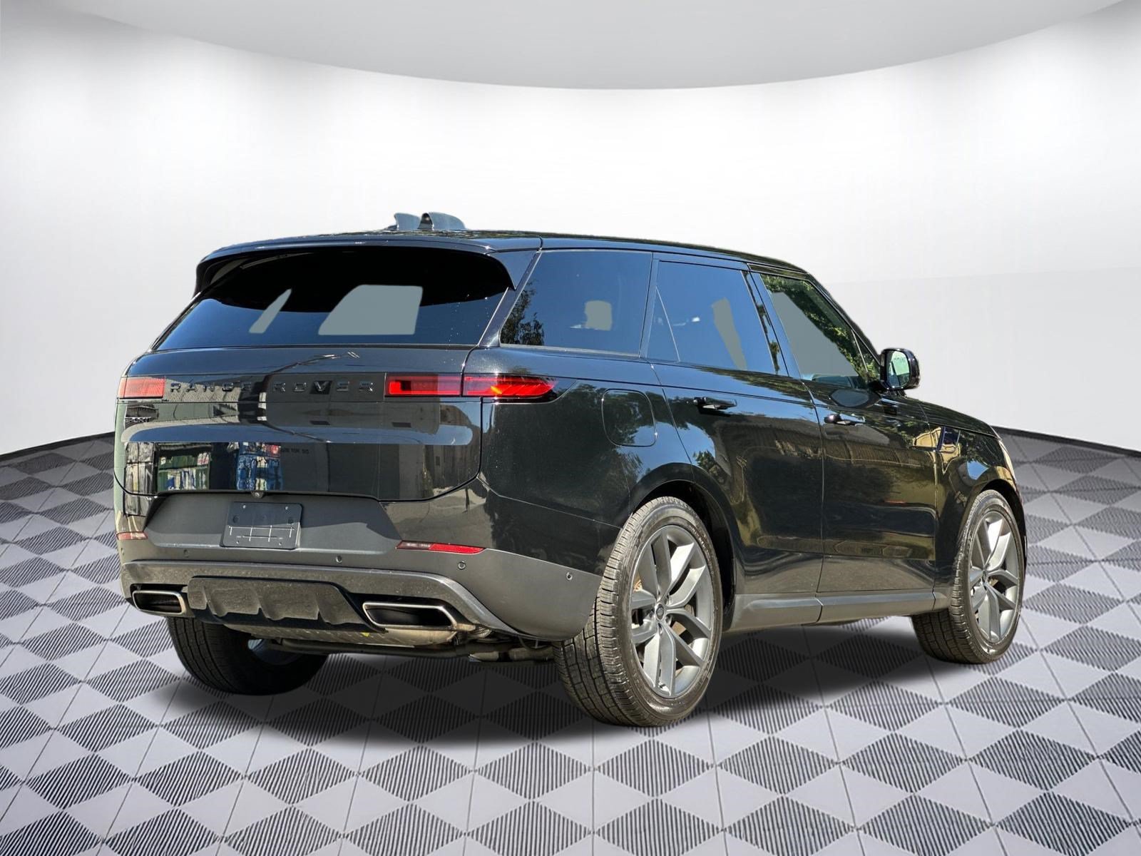 Used 2024 Land Rover Range Rover Sport SE AWD/4WD image 9