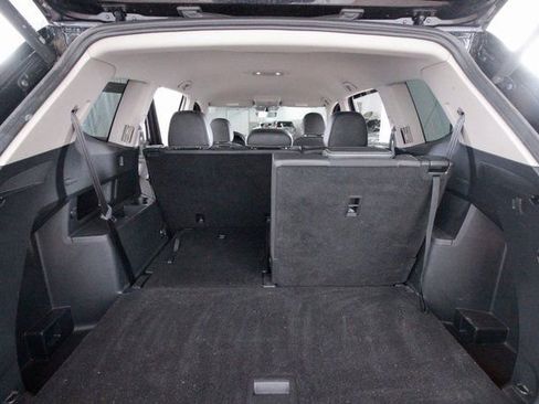 Used 2023 Volkswagen Atlas SE image 32