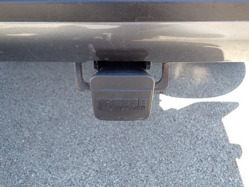 Used 2024 Nissan Titan SV AWD/4WD image 6