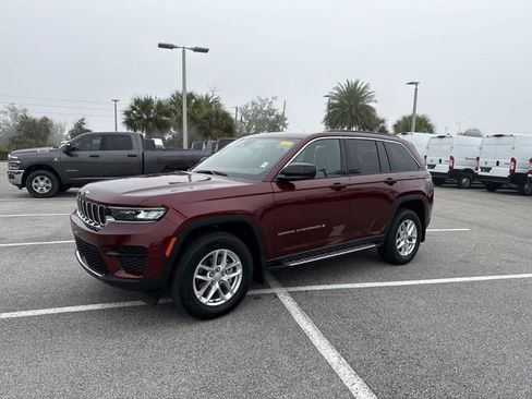 Used 2025 Jeep Grand Cherokee Laredo X image 7