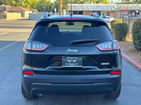 Used 2020 Jeep Cherokee Latitude FWD image 5