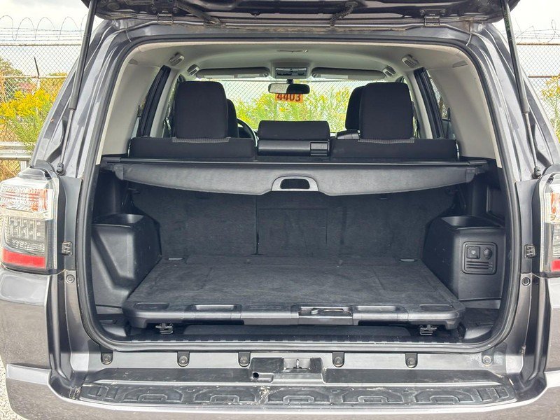 Used 2017 Toyota 4Runner SR5 AWD/4WD image 11