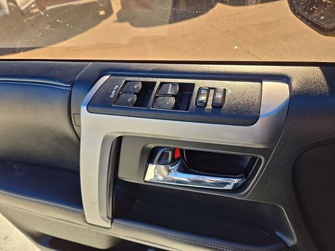 Used 2017 Toyota 4Runner SR5 image 36