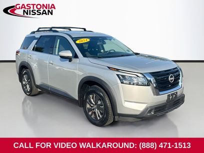 Used 2024 Nissan Pathfinder SV