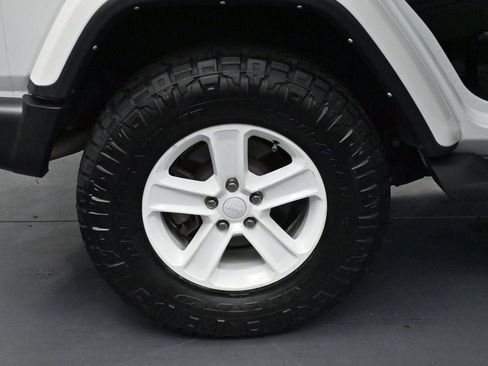 Used 2022 Jeep Wrangler Unlimited Sahara w/ LED Lighting Group AWD/4WD image 33