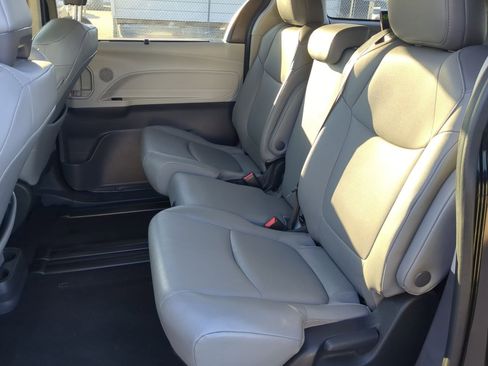 Used 2023 Toyota Sienna XLE image 27