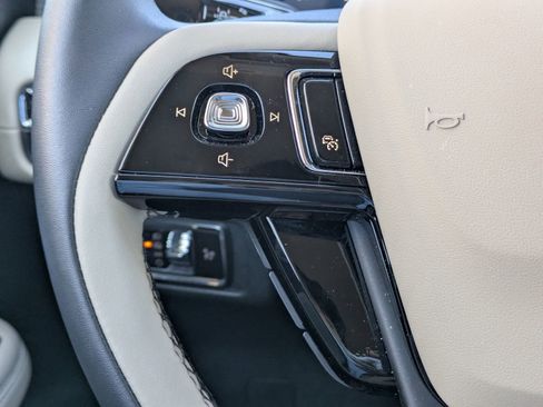 Used 2025 Lincoln Corsair FWD w/ Equipment Group 101A image 27